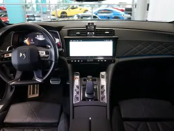 DS DS9 E-Tense 250 Rivoli   DS-Lounge Massage 360