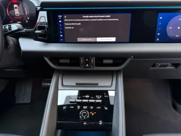 PORSCHE Macan EV 100kWh - NAPPA   21    TREKHAAK