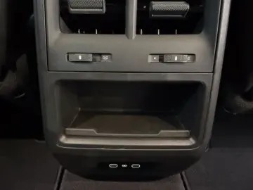 PORSCHE Macan EV 100kWh - NAPPA   21    TREKHAAK