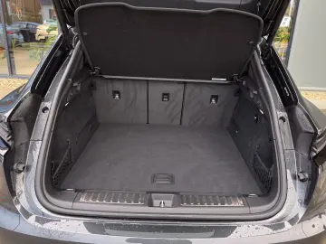 PORSCHE Macan EV 100kWh - NAPPA   21    TREKHAAK