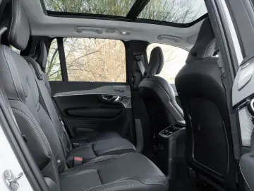 VOLVO XC90 Ultra Dark Recharge Plug-In Hybrid AWD