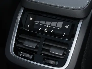 VOLVO XC90 Ultra Dark Recharge Plug-In Hybrid AWD