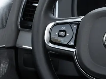 VOLVO XC90 Ultra Dark Recharge Plug-In Hybrid AWD