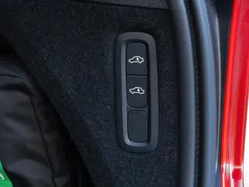 VOLVO XC90 Ultra Dark Recharge Plug-In Hybrid AWD