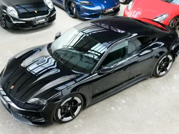PORSCHE Taycan Performance Batterie Pano SporChrono 21