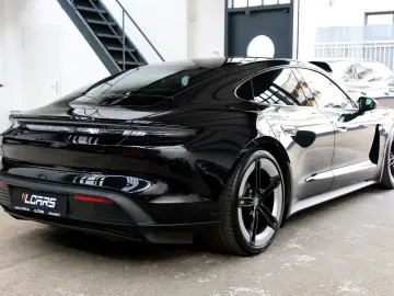 PORSCHE Taycan Performance Batterie Pano SporChrono 21