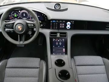 PORSCHE Taycan Performance Batterie Pano SporChrono 21