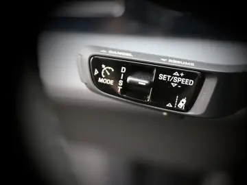 PORSCHE Taycan Performance Batterie Pano SporChrono 21