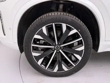 VOLVO XC90 T8 AWD Ultra Bright Recharge Plug-In Hybrid
