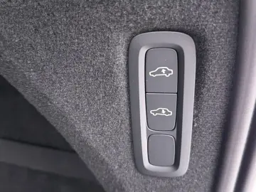 VOLVO XC90 T8 AWD Ultra Bright Recharge Plug-In Hybrid