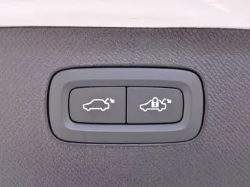 VOLVO XC90 T8 AWD Ultra Bright Recharge Plug-In Hybrid