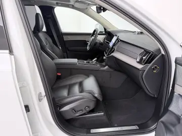 VOLVO XC90 T8 AWD Ultra Bright Recharge Plug-In Hybrid