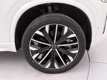 VOLVO XC90 T8 AWD Ultra Bright Recharge Plug-In Hybrid