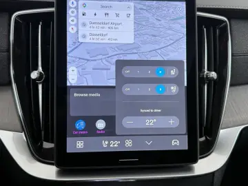 VOLVO XC90 T8 AWD Ultra Bright Recharge Plug-In Hybrid
