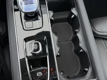 VOLVO XC90 T8 AWD Ultra Bright Recharge Plug-In Hybrid
