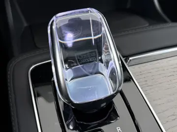 VOLVO XC90 T8 AWD Ultra Bright Recharge Plug-In Hybrid