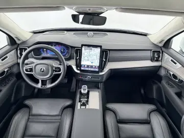 VOLVO XC90 T8 AWD Ultra Bright Recharge Plug-In Hybrid