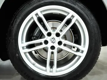 PORSCHE Macan SPORT-CHRONO SOUND-PACKAGE  LED 1.HAND