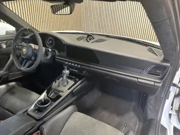 PORSCHE 911 992 4.0 GT3 RS