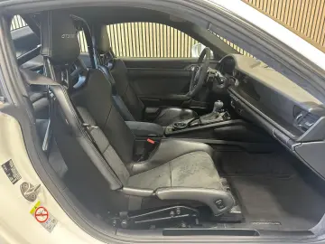 PORSCHE 911 992 4.0 GT3 RS