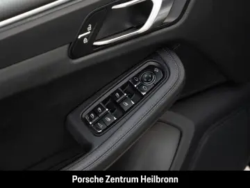 PORSCHE Macan SportDesign nur 33.000 km 1.Hand 20-Zoll