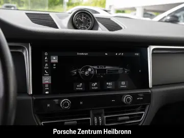PORSCHE Macan SportDesign nur 33.000 km 1.Hand 20-Zoll