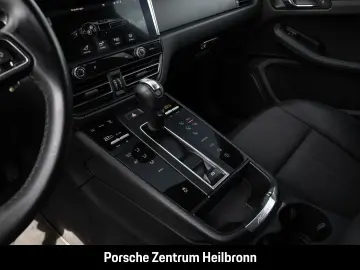 PORSCHE Macan SportDesign nur 33.000 km 1.Hand 20-Zoll