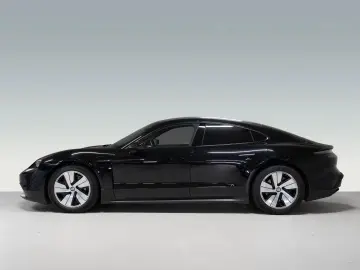PORSCHE Taycan Panorama-Festglasdach DAB Tempostat