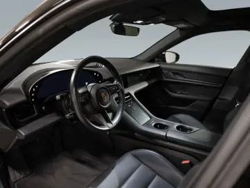 PORSCHE Taycan Panorama-Festglasdach DAB Tempostat