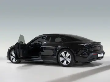 PORSCHE Taycan Panorama-Festglasdach DAB Tempostat