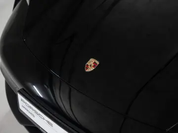 PORSCHE Taycan Panorama-Festglasdach DAB Tempostat