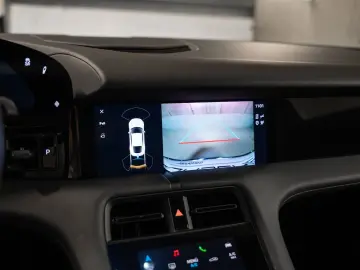 PORSCHE Taycan Panorama-Festglasdach DAB Tempostat