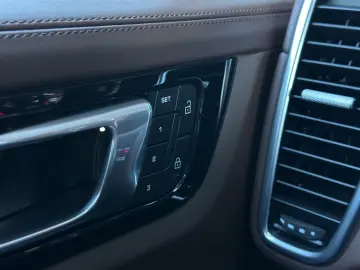 PORSCHE Cayenne Platinum Edition HUD BOSE PANO LUFT KEY