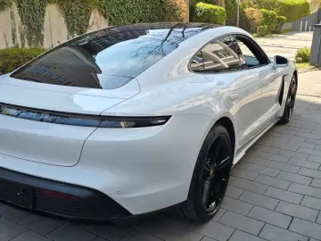 PORSCHE Taycan Pano ACC ALU21  Ausstat75Jahre BaPerform