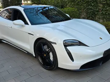 PORSCHE Taycan Pano ACC ALU21  Ausstat75Jahre BaPerform