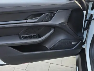 PORSCHE Taycan Pano ACC ALU21  Ausstat75Jahre BaPerform