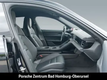 PORSCHE Taycan Performancebatterie  Rückfahrkamera