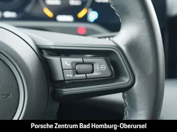 PORSCHE Taycan Performancebatterie  Rückfahrkamera