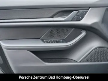 PORSCHE Taycan Performancebatterie  Rückfahrkamera