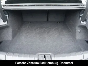 PORSCHE Taycan Performancebatterie  Rückfahrkamera