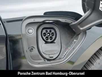 PORSCHE Taycan Performancebatterie  Rückfahrkamera