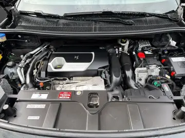 DS DS7 Crossback E-Tense 4x4 Performance Line   KA