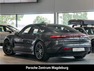 PORSCHE Taycan  HEAD-UP PARKASSISTENT LED-MATRIX