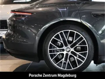 PORSCHE Taycan  HEAD-UP PARKASSISTENT LED-MATRIX