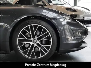 PORSCHE Taycan  HEAD-UP PARKASSISTENT LED-MATRIX