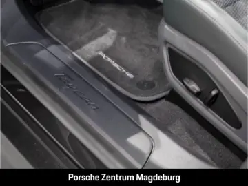 PORSCHE Taycan  HEAD-UP PARKASSISTENT LED-MATRIX