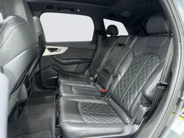 AUDI SQ7 4.0 TFSI BLACK 7SITZER MATRIX 360 HEAD SOFT