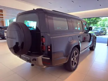 LAND ROVER Defender 130 D300 X-Dynamic SE AHK SITZKÜHLUNG