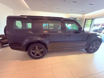 LAND ROVER Defender 130 D300 X-Dynamic SE AHK SITZKÜHLUNG