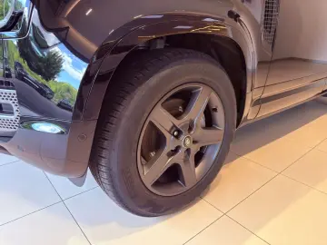 LAND ROVER Defender 130 D300 X-Dynamic SE AHK SITZKÜHLUNG